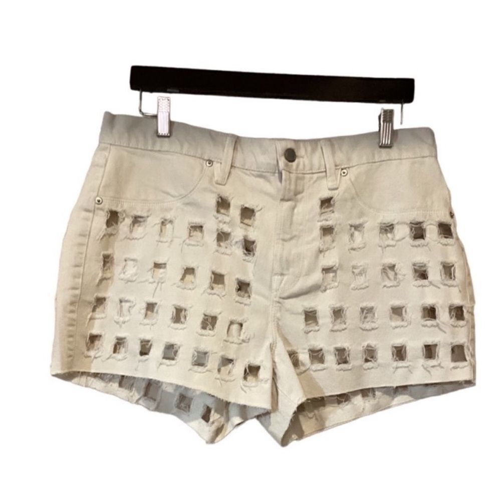 Good American NWT 90s Laser Cutout Short in Bone Size 26 - Picture 12 of 16